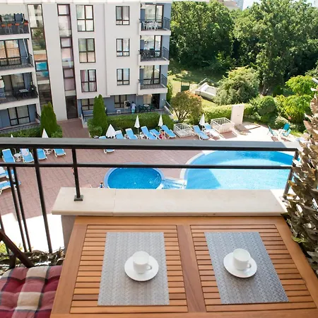 Apartment In Amphora Palace 4*